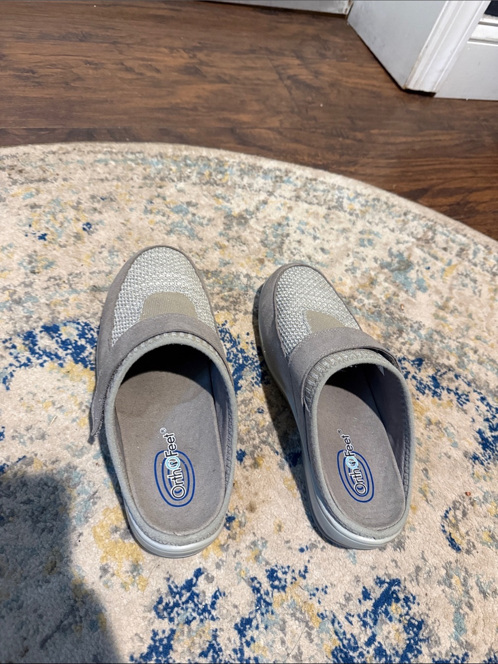 Orthofeet Women's Gray Slip-On Sneakers